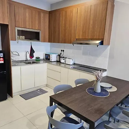 Lovely Podium Cityview 3Bedroom With Pool A1 Kuching Exterior photo
