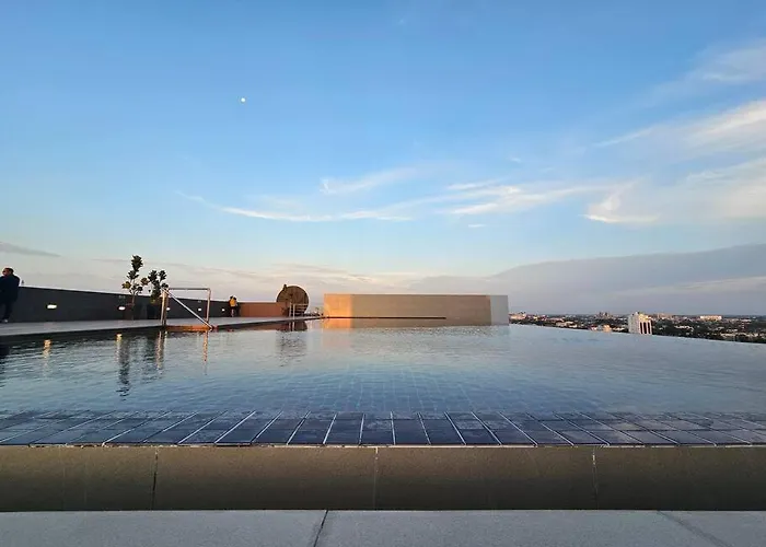 Lovely Podium Cityview 3Bedroom With Pool A1