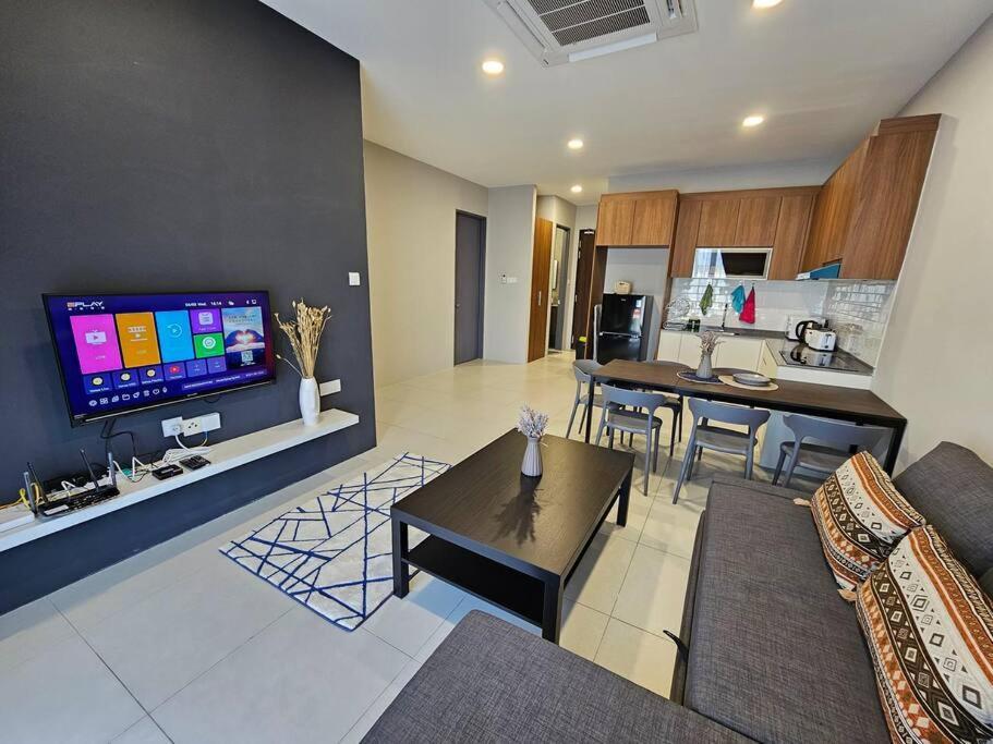Lovely Podium Cityview 3bedroom With Pool A1 * Kuching