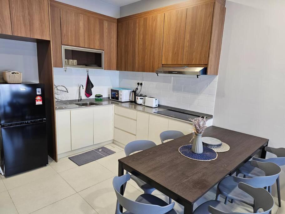 Lovely Podium Cityview 3bedroom With Pool A1 * Kuching