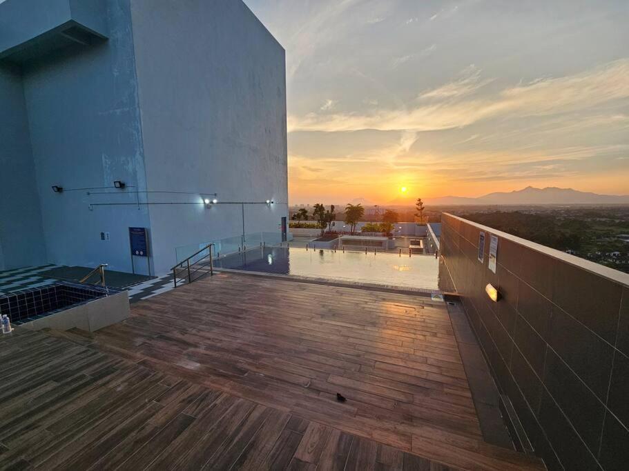 Lovely Podium Cityview 3bedroom With Pool A1 * Kuching