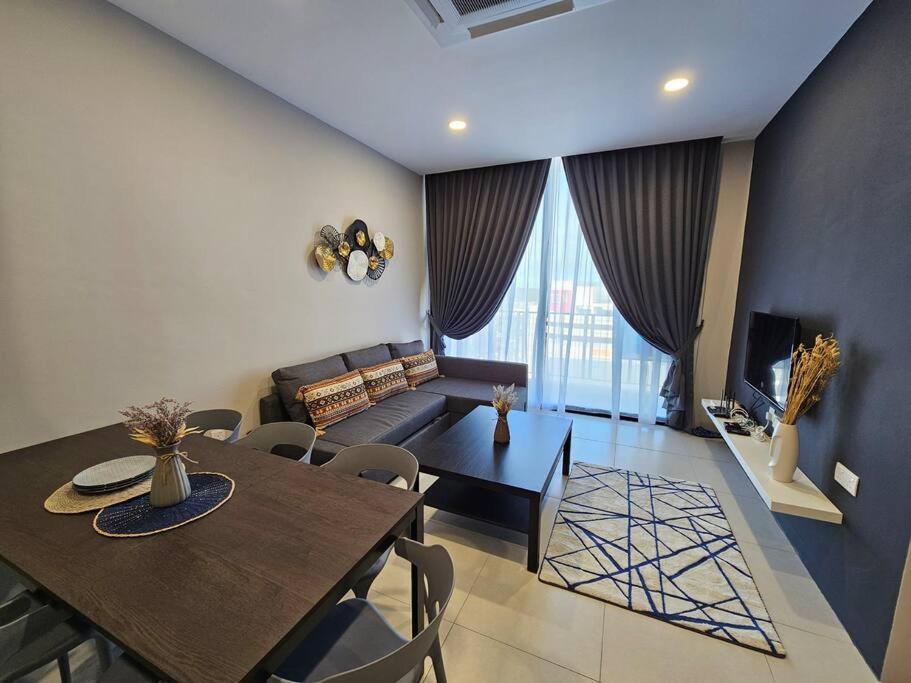 Apartment Lovely Podium Cityview 3bedroom With Pool A1