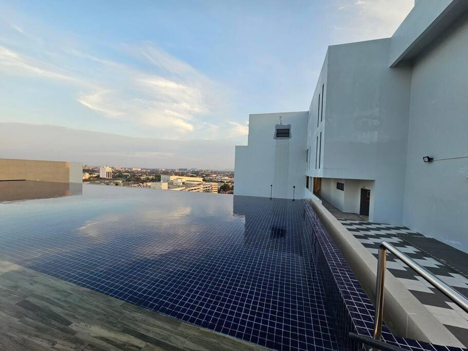 Lovely Podium Cityview 3bedroom With Pool A1 *