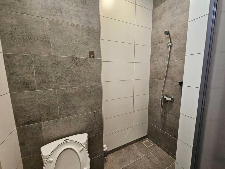 Lovely Podium Cityview 3bedroom With Pool A1 Apartment *